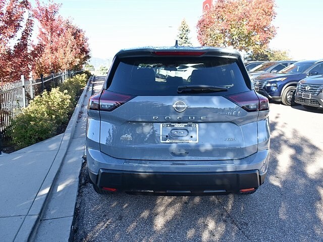 2026 Nissan Rogue SV photo 3