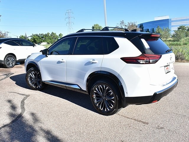 2026 Nissan Rogue Platinum photo 4