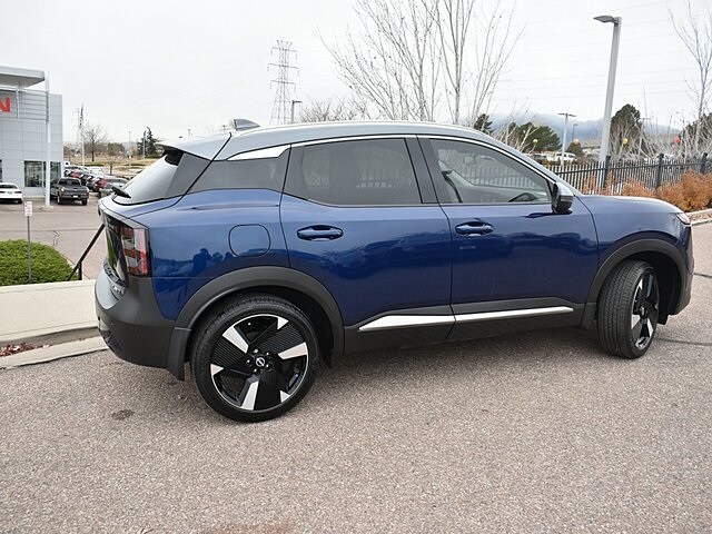 2025 Nissan Kicks SR photo 4