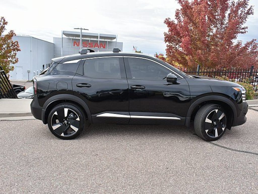 New 2026 Nissan Kicks SR SUV