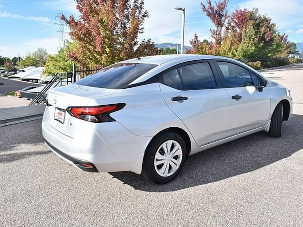 New 2025 Nissan Versa 1.6 S Sedan