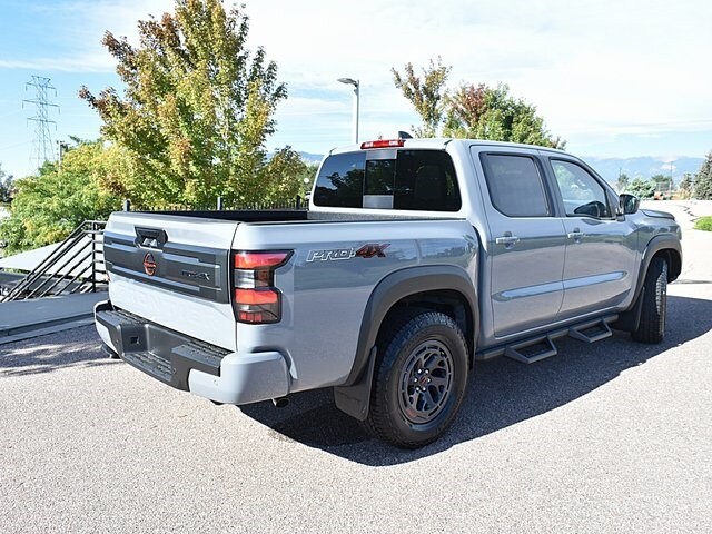 2025 Nissan Frontier PRO-4X photo 3