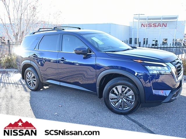 2025 Nissan Pathfinder SV's photo