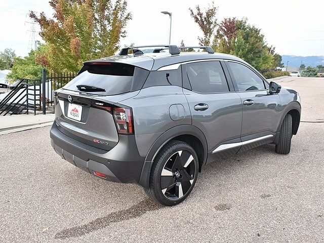 2026 Nissan Kicks SR photo 2