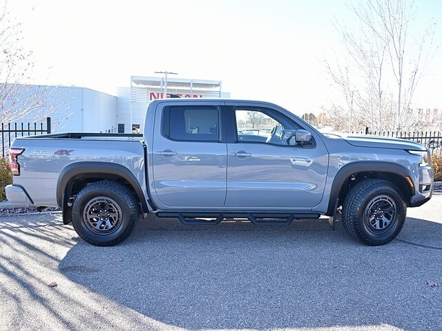 2026 Nissan Frontier PRO-4X photo 2