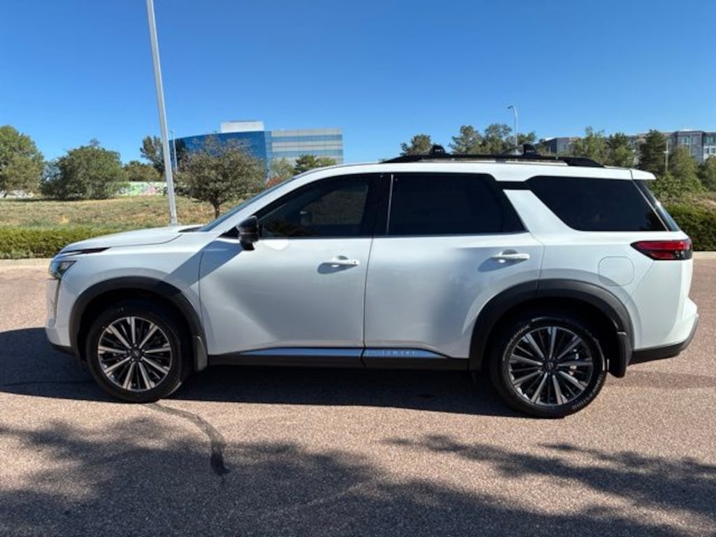 New 2026 Nissan Pathfinder Platinum SUV
