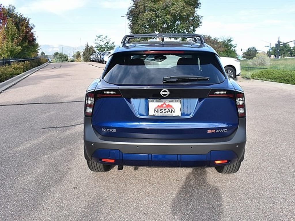 New 2026 Nissan Kicks SR SUV