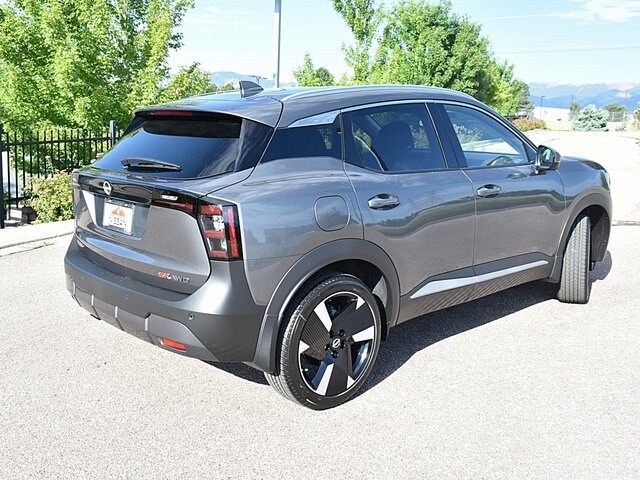 2025 Nissan Kicks SR photo 2