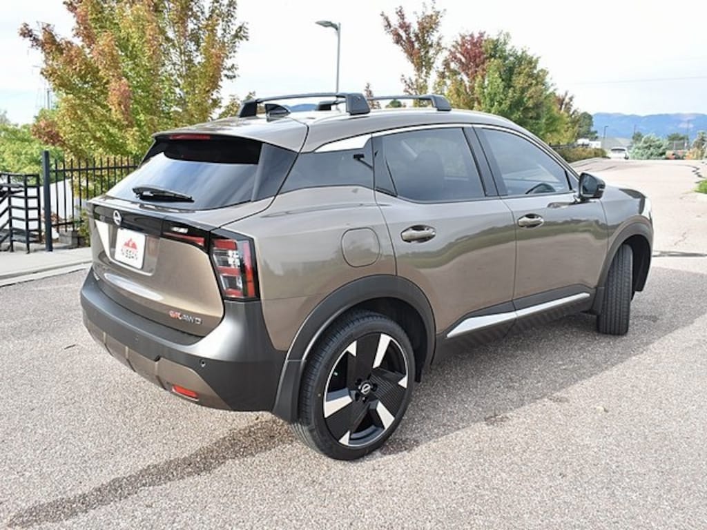 New 2026 Nissan Kicks SR SUV