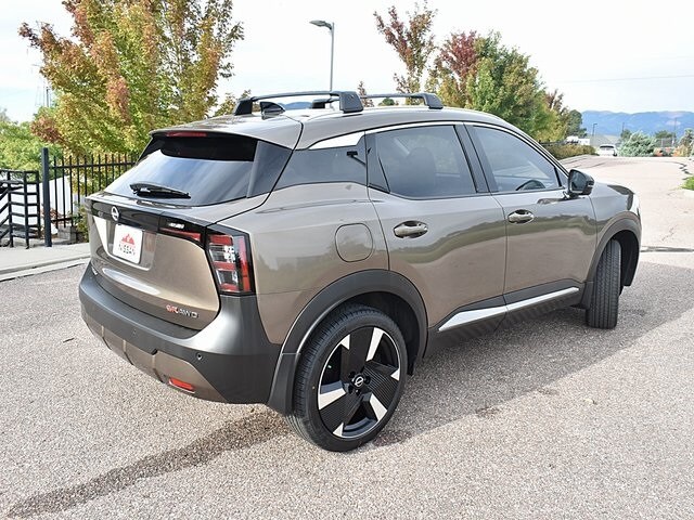 2026 Nissan Kicks SR photo 2