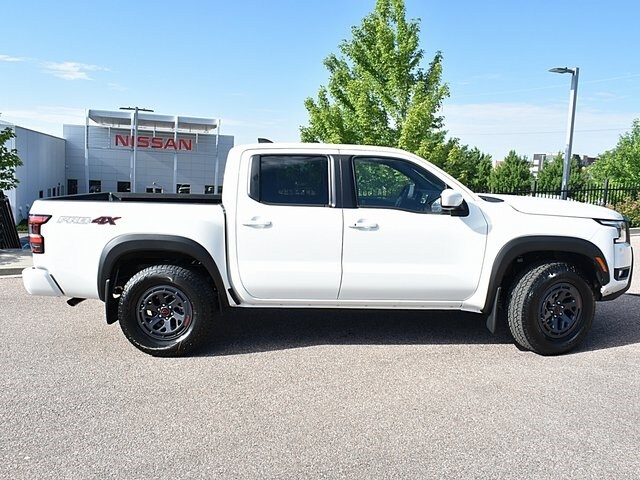 2025 Nissan Frontier PRO-4X photo 2