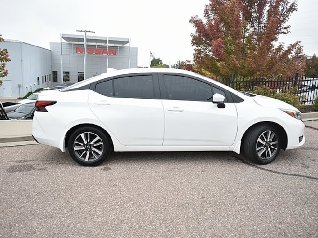 New 2025 Nissan Versa 1.6 SV Sedan