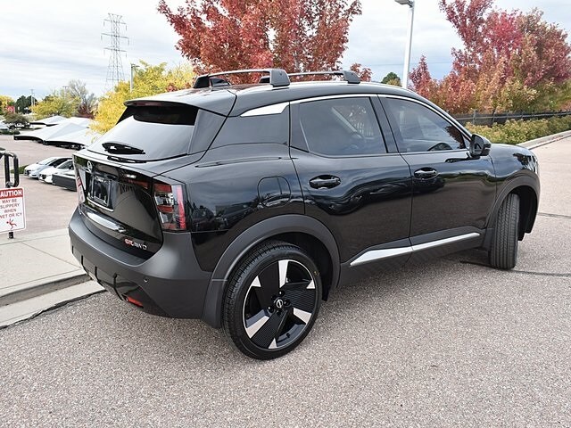 2026 Nissan Kicks SR photo 2