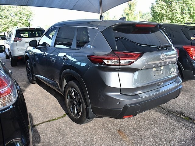 2024 Nissan Rogue SV photo 3