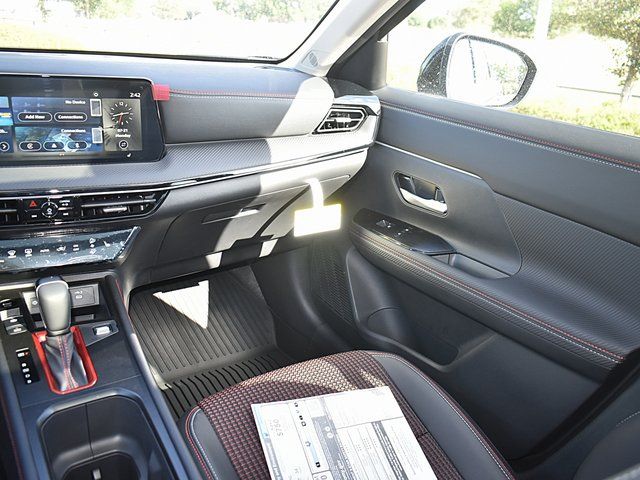 2025 Nissan Kicks SR AWD - Photo 11