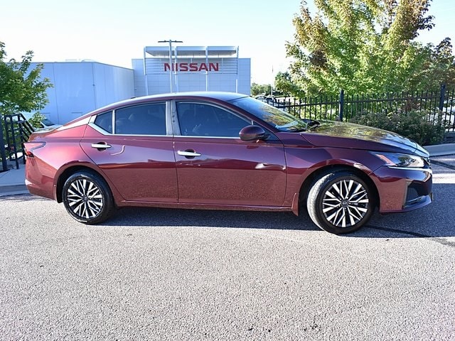 Used 2023 Nissan Altima SV with VIN 1N4BL4DW3PN409019 for sale in Colorado Springs, CO