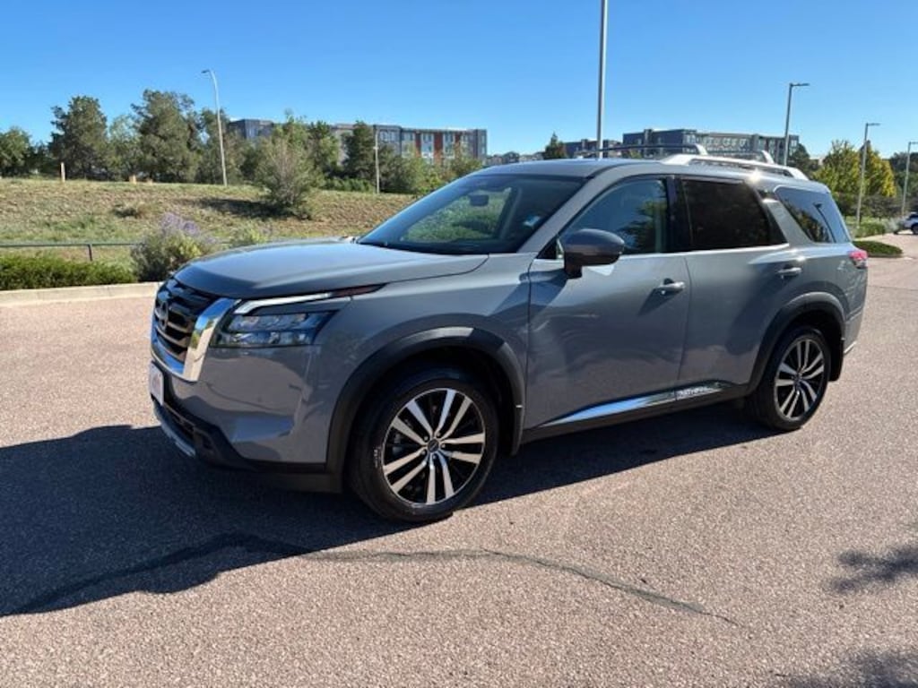 Used 2025 Nissan Pathfinder Platinum SUV