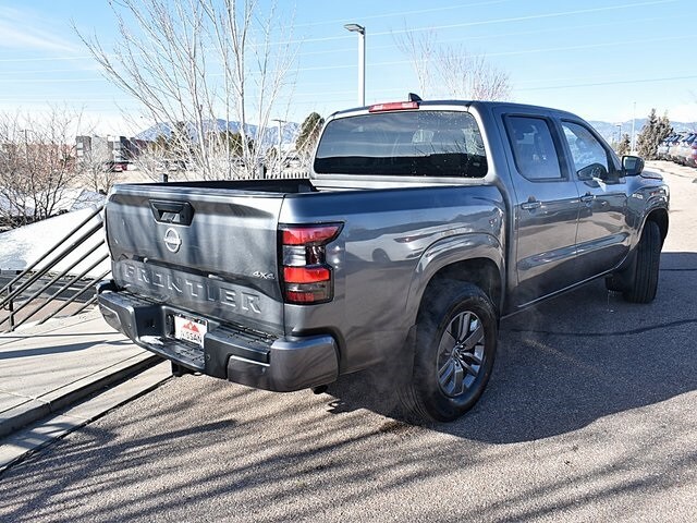2025 Nissan Frontier SV photo 3