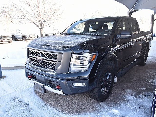 2023 Nissan Titan PRO-4X photo 2