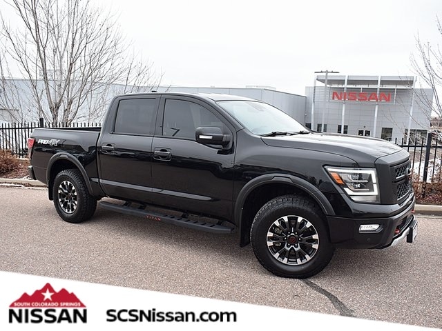 2023 Nissan Titan PRO-4X's photo