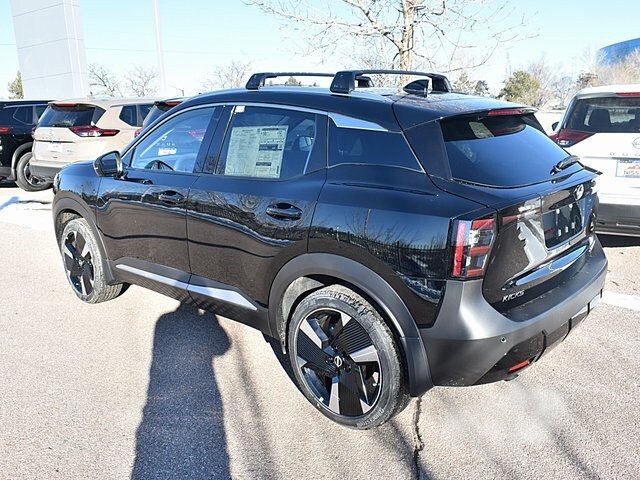 2025 Nissan Kicks SR photo 2