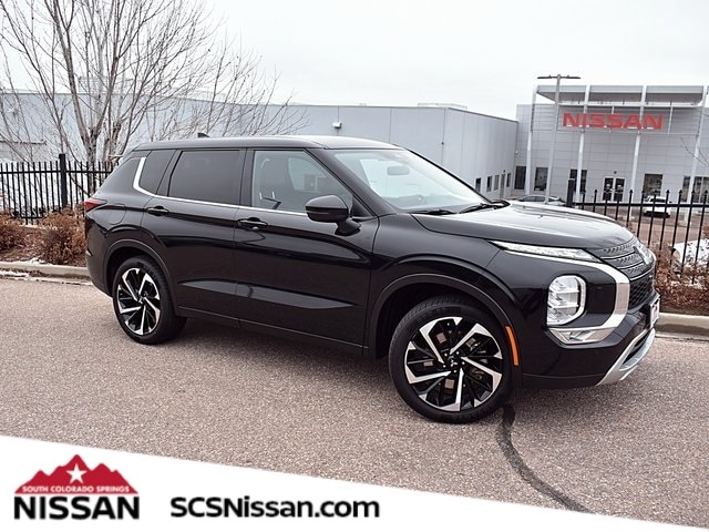 2024 Mitsubishi Outlander SE's photo