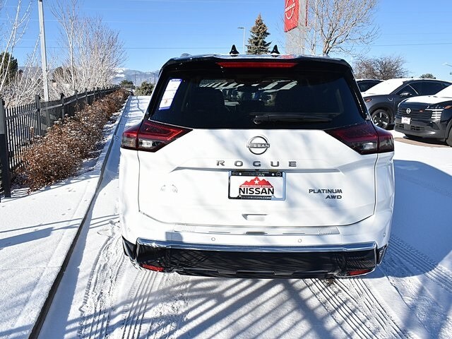 2026 Nissan Rogue Platinum photo 3