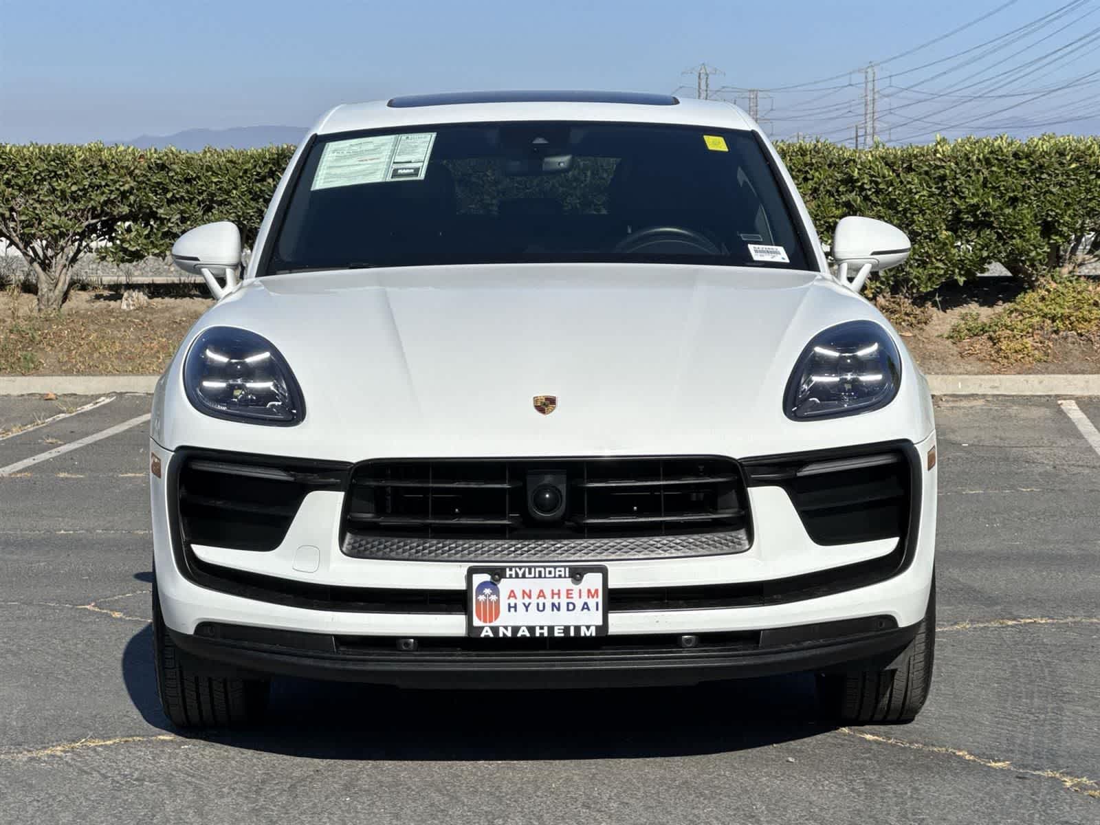 Thumbnail: 2024 Porsche Macan - 2
