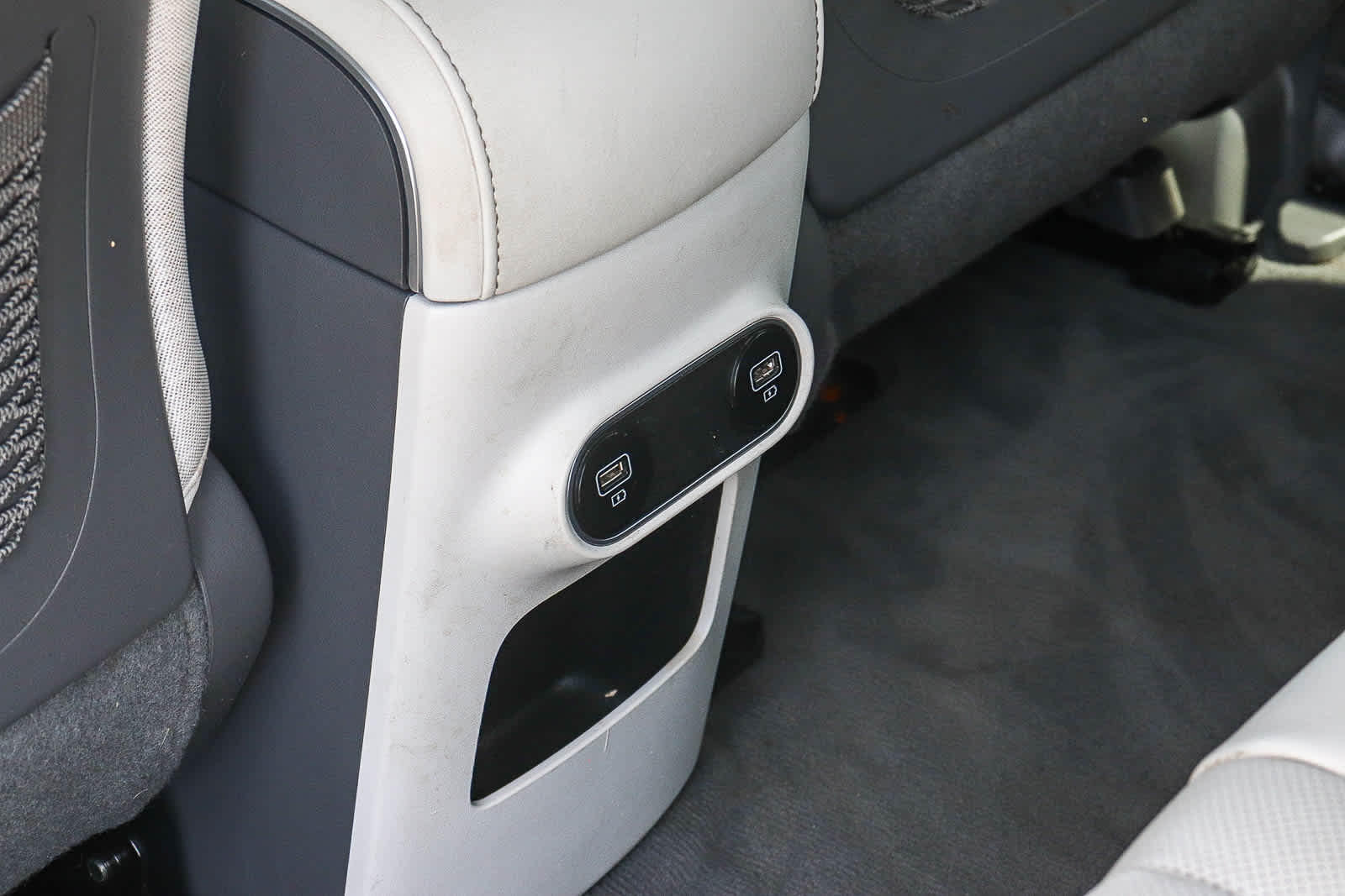 Thumbnail: 2022 Hyundai Ioniq 5 - 19