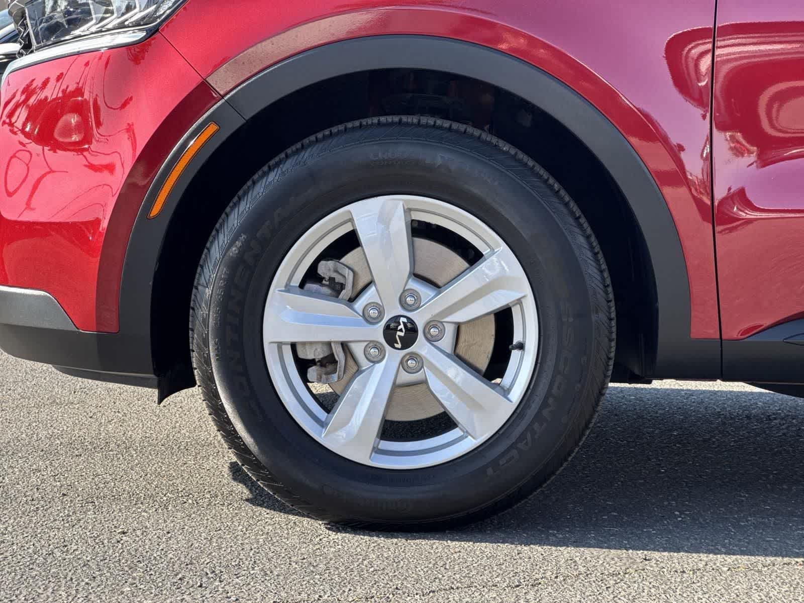 Thumbnail: 2023 Kia Sorento - 12