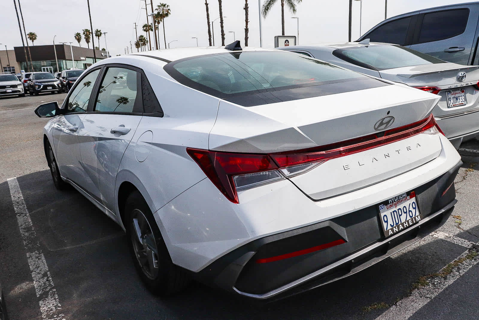 2024 Hyundai Elantra SE photo 5