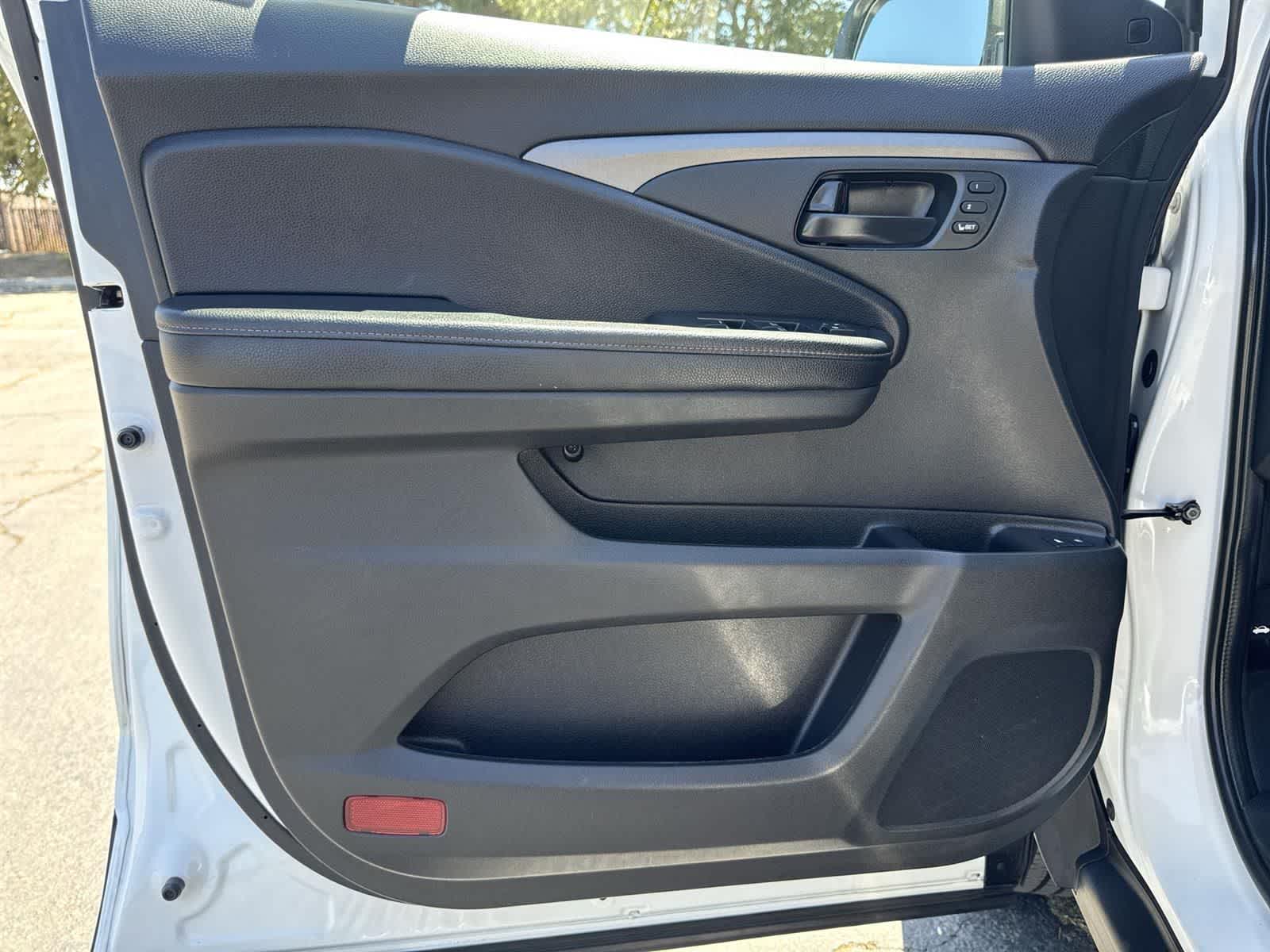 Thumbnail: 2022 Honda Pilot - 22