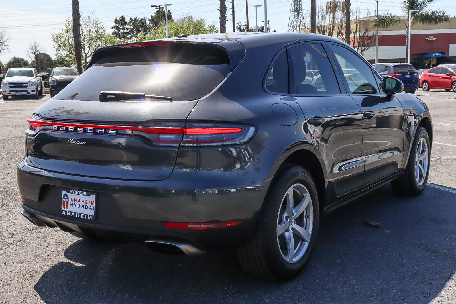 2020 Porsche Macan photo 5