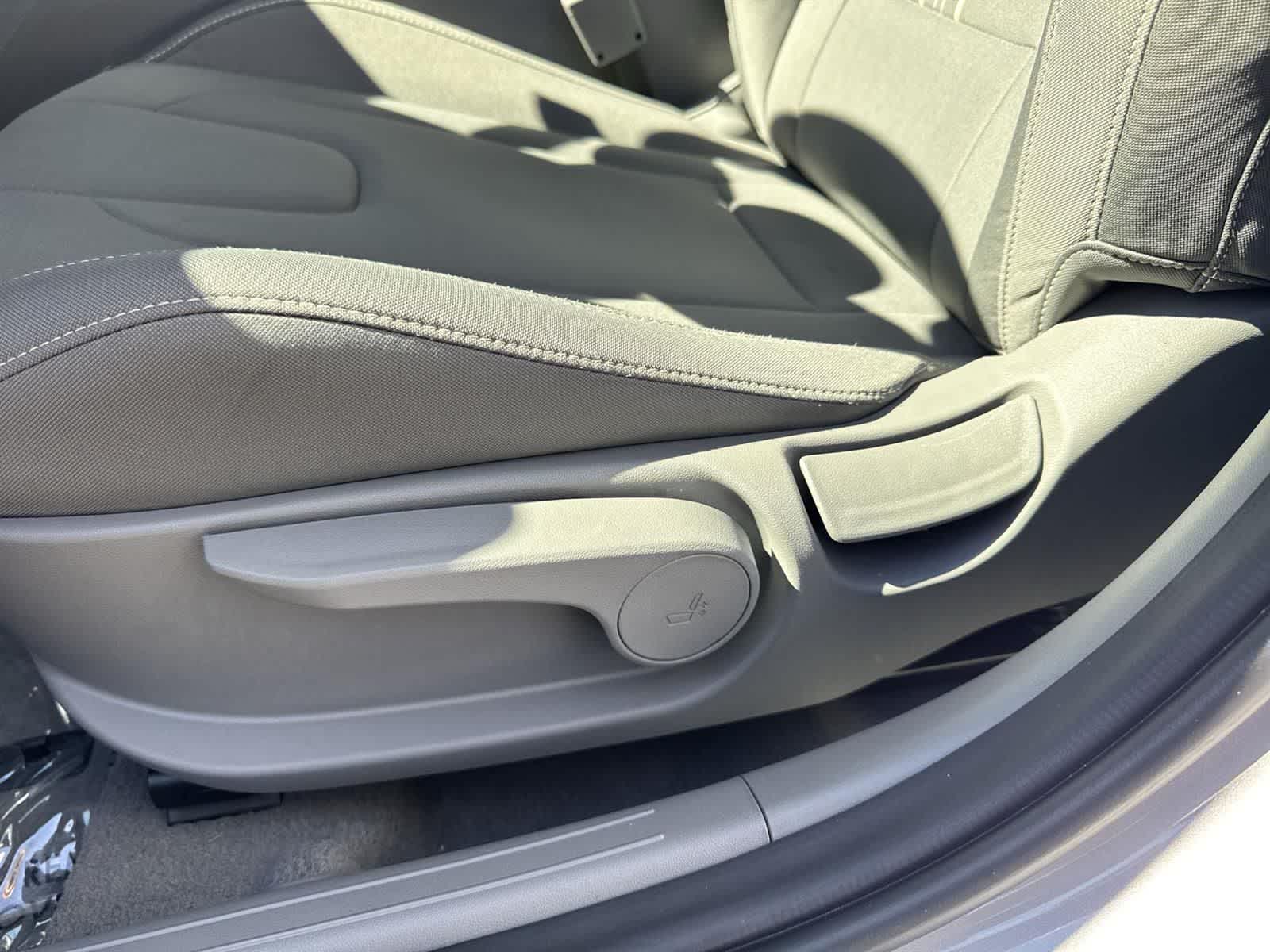 Thumbnail: 2025 Hyundai Elantra - 23