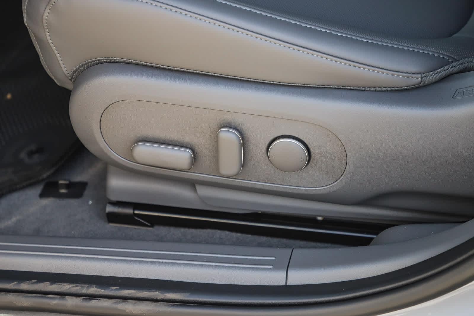 Thumbnail: 2026 Hyundai Ioniq 5 - 22