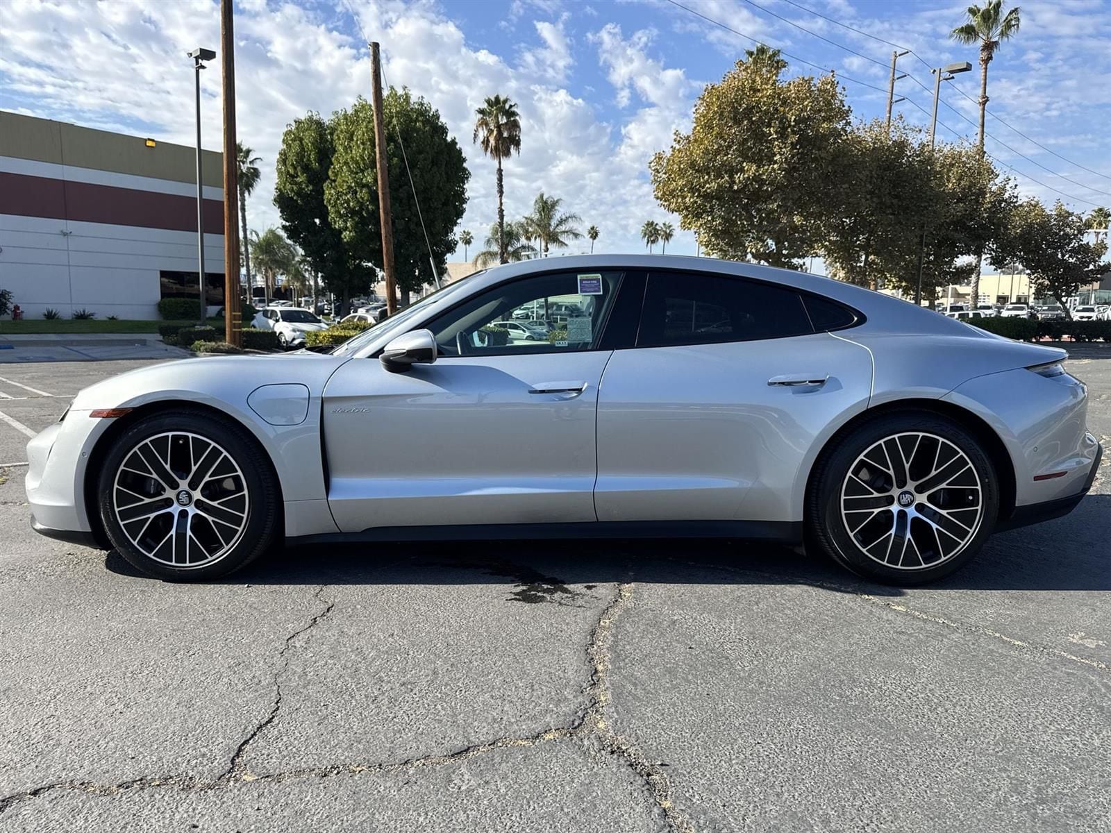 Thumbnail: 2021 Porsche Taycan - 5