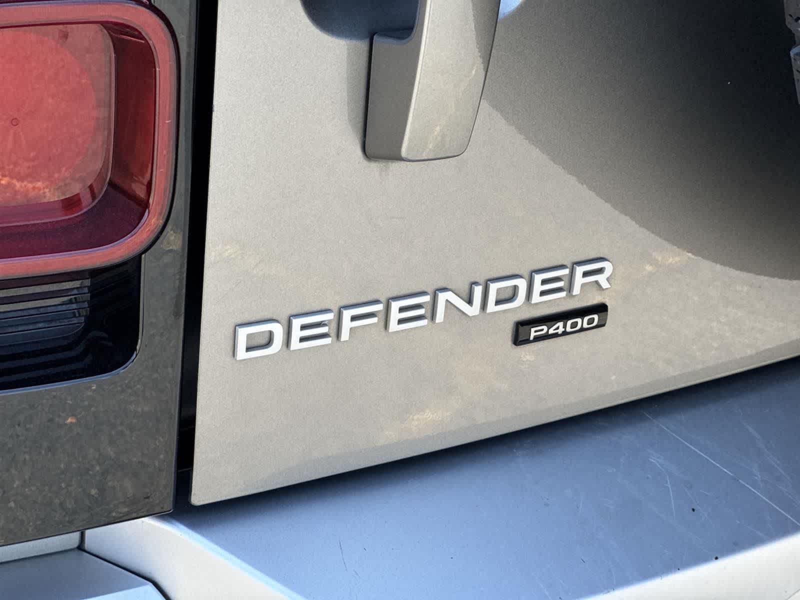 Thumbnail: 2022 Land Rover Defender - 36