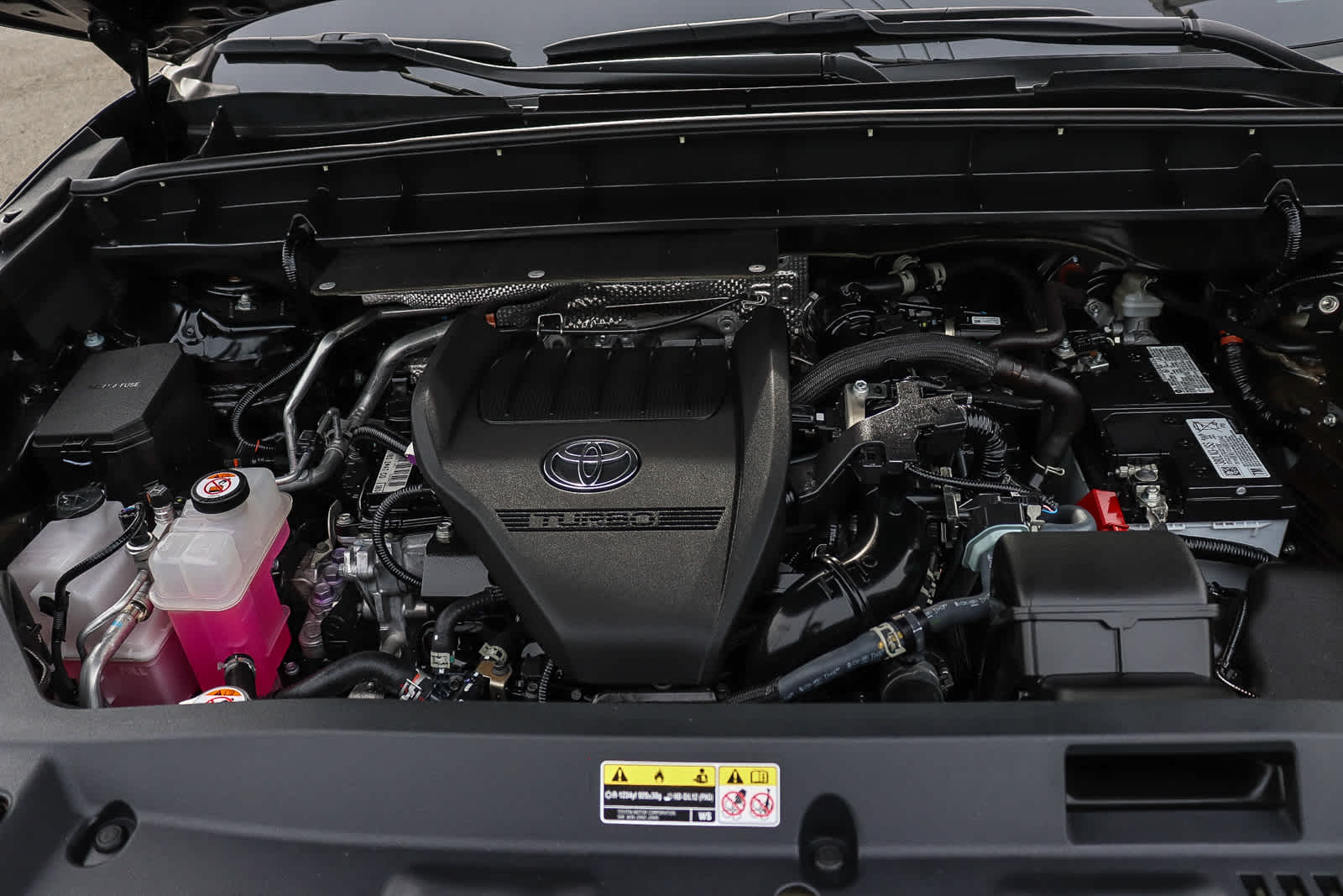 Thumbnail: 2023 Toyota Highlander - 29