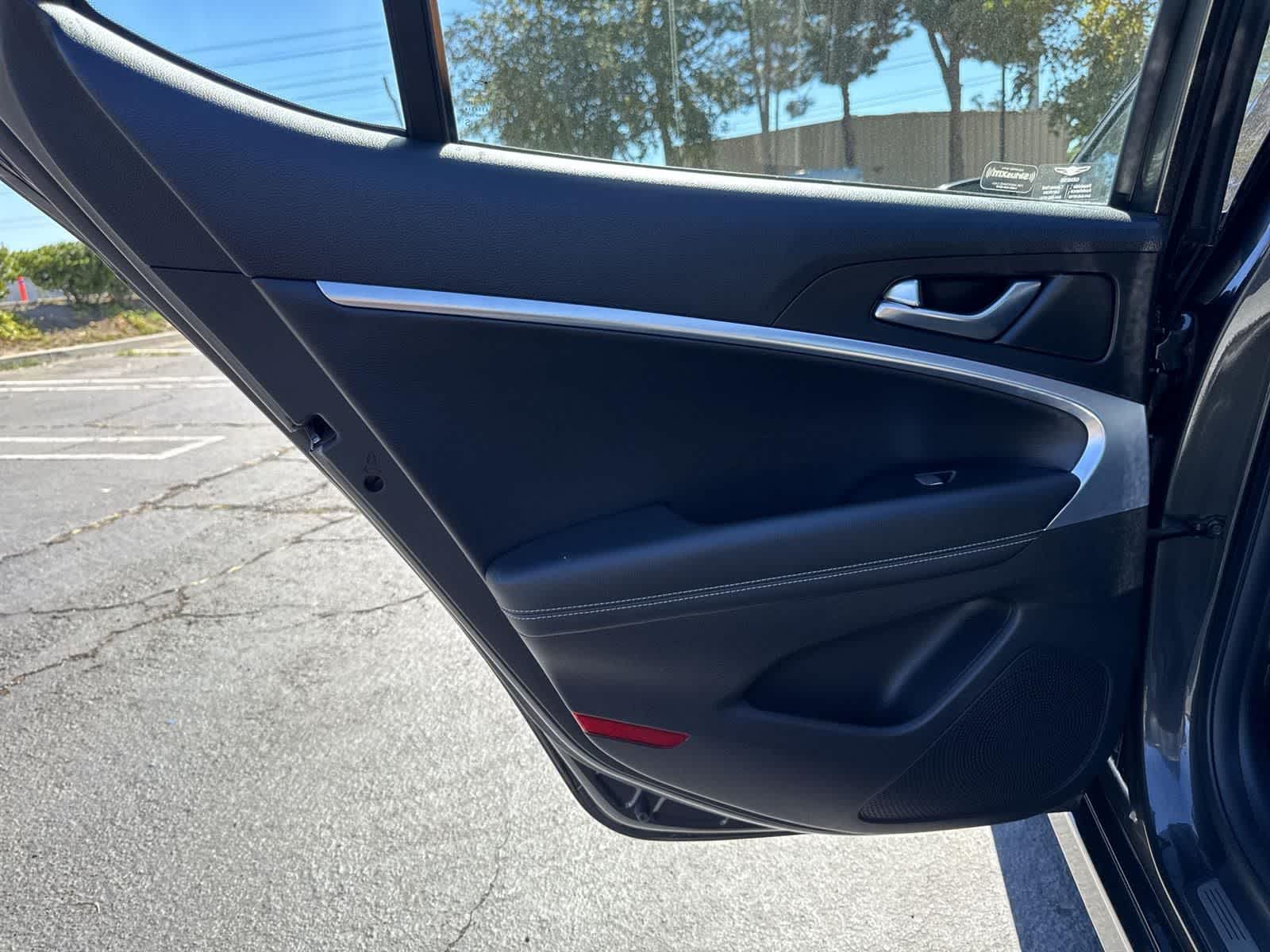 Thumbnail: 2023 Genesis G70 - 25