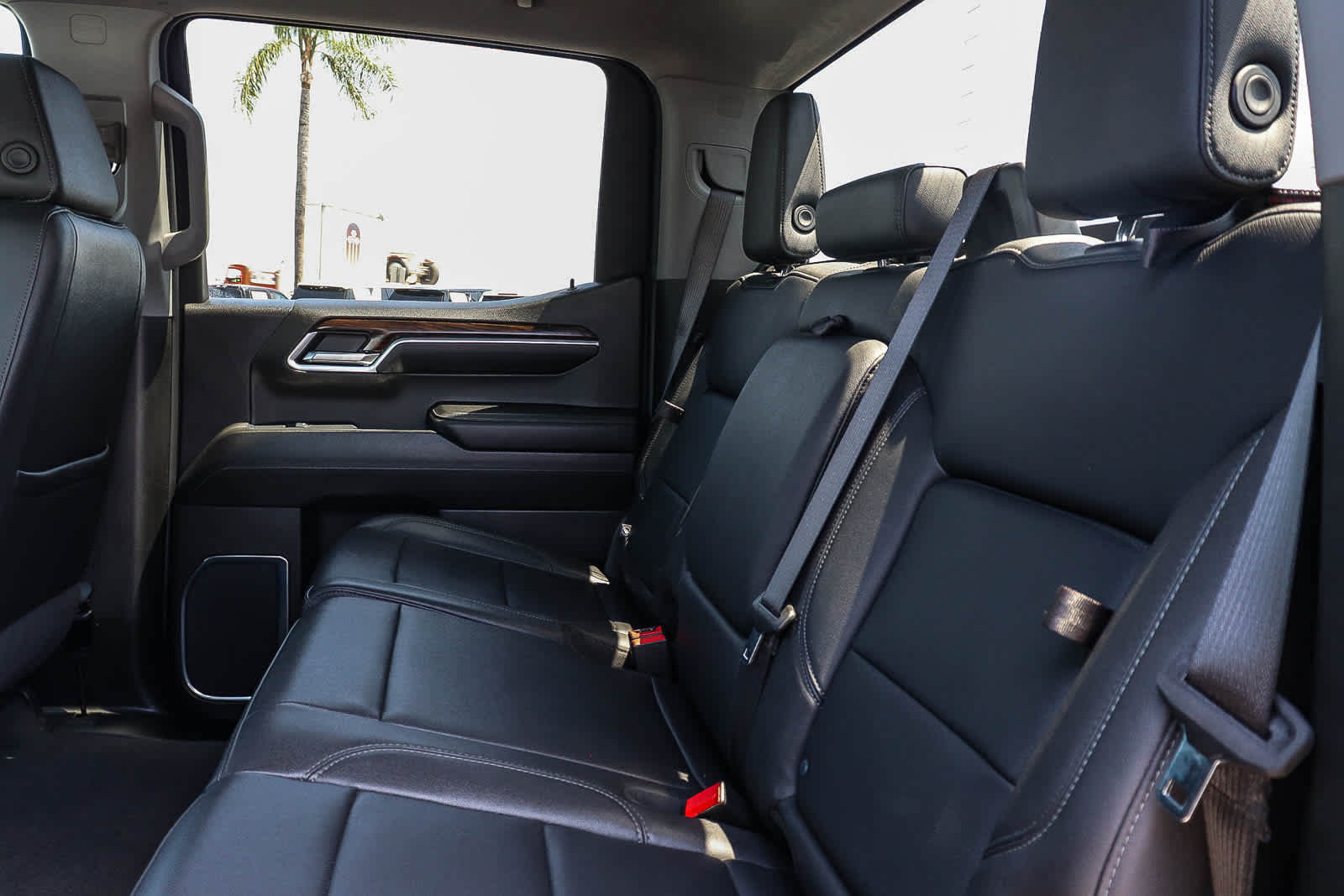 2024 GMC Sierra 1500 SLT - Photo 26