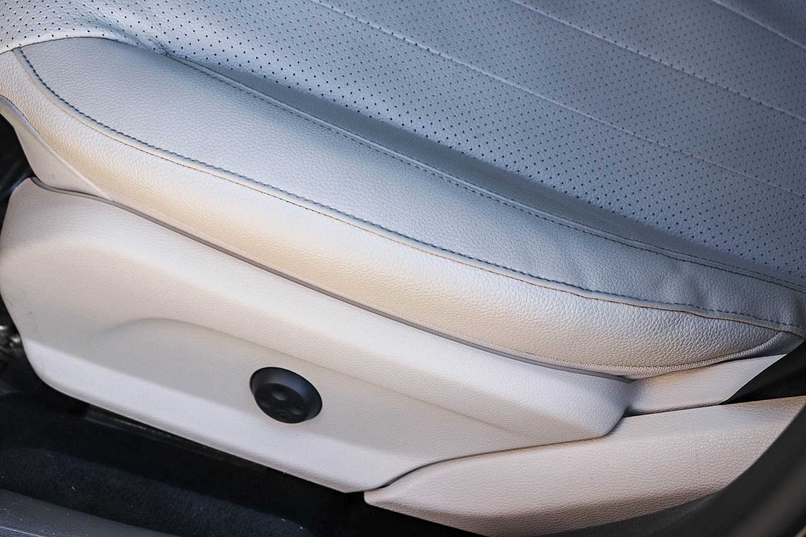 Thumbnail: 2021 Mercedes-Benz E-Class - 21