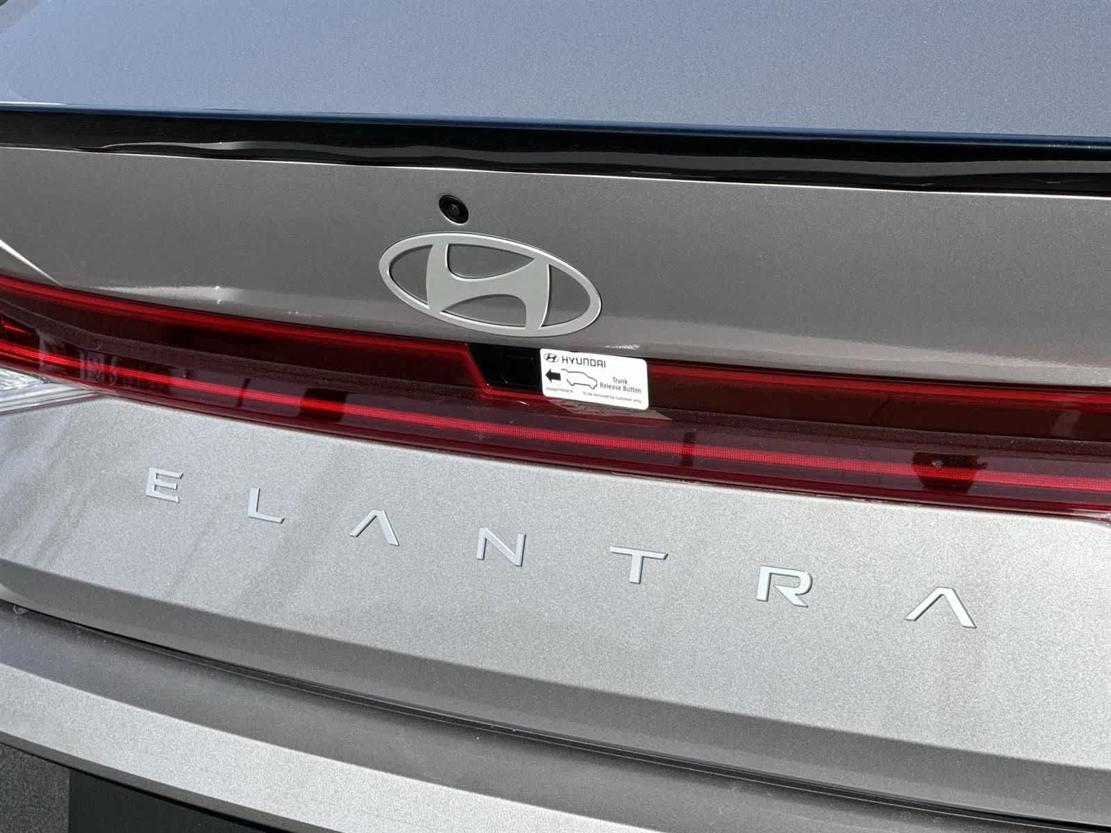 Thumbnail: 2025 Hyundai Elantra - 27