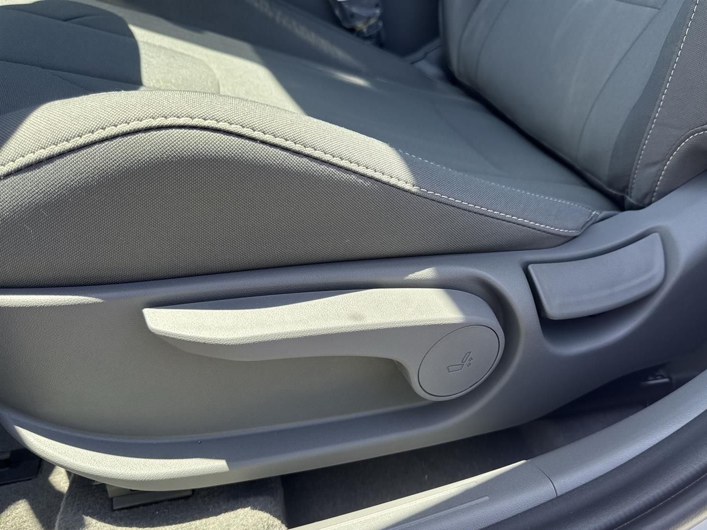 Thumbnail: 2025 Hyundai Elantra - 32