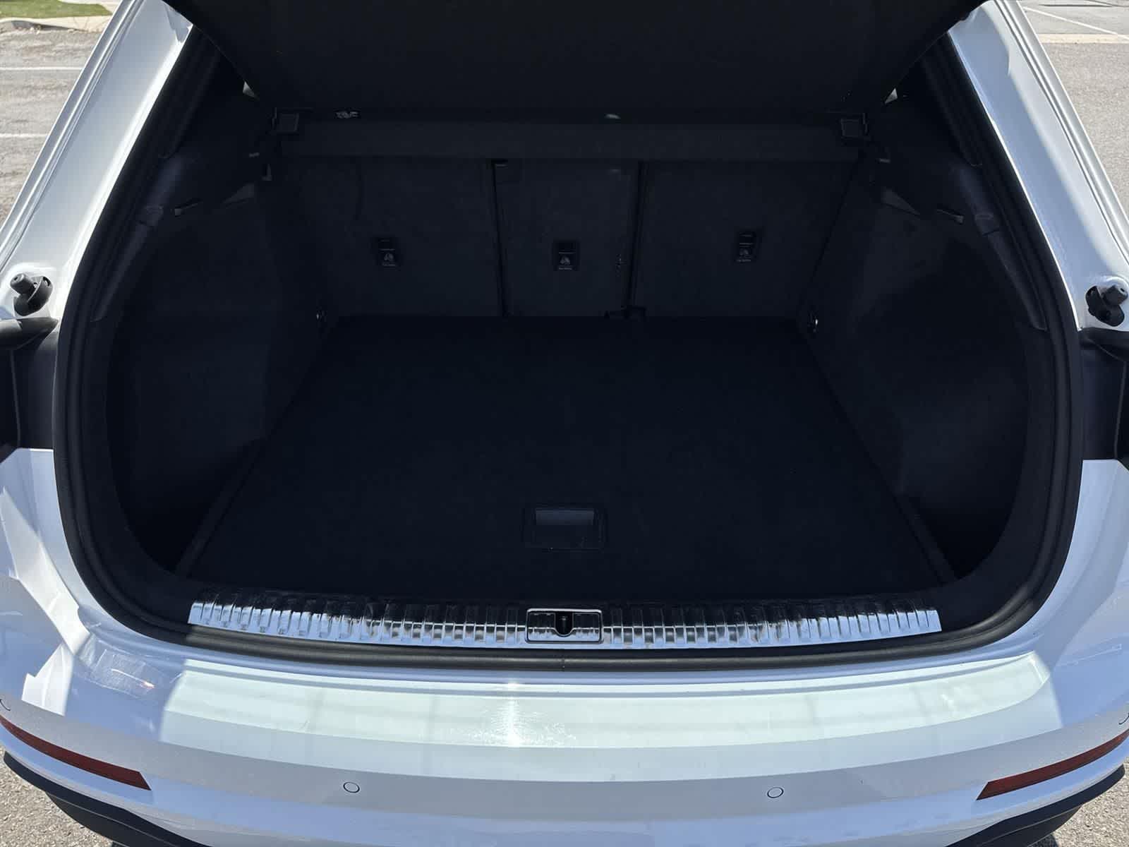 Thumbnail: 2024 Audi Q3 - 34