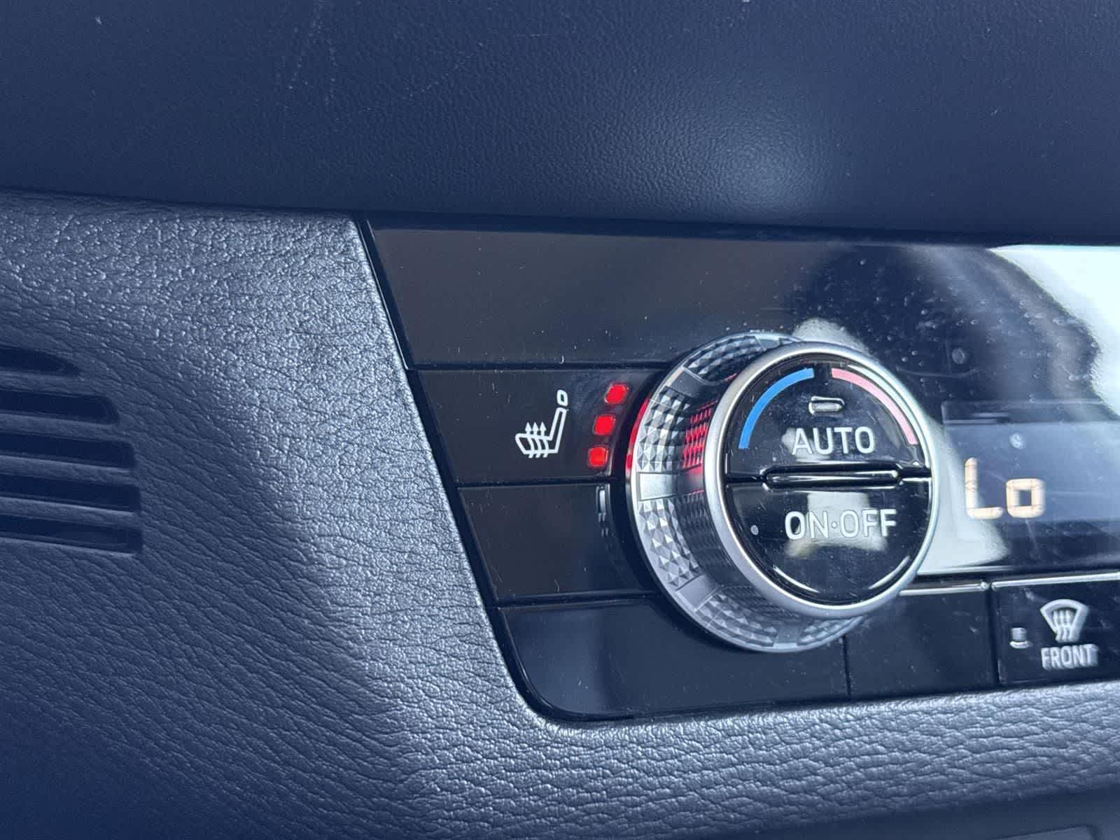 Thumbnail: 2024 Mitsubishi Outlander - 19