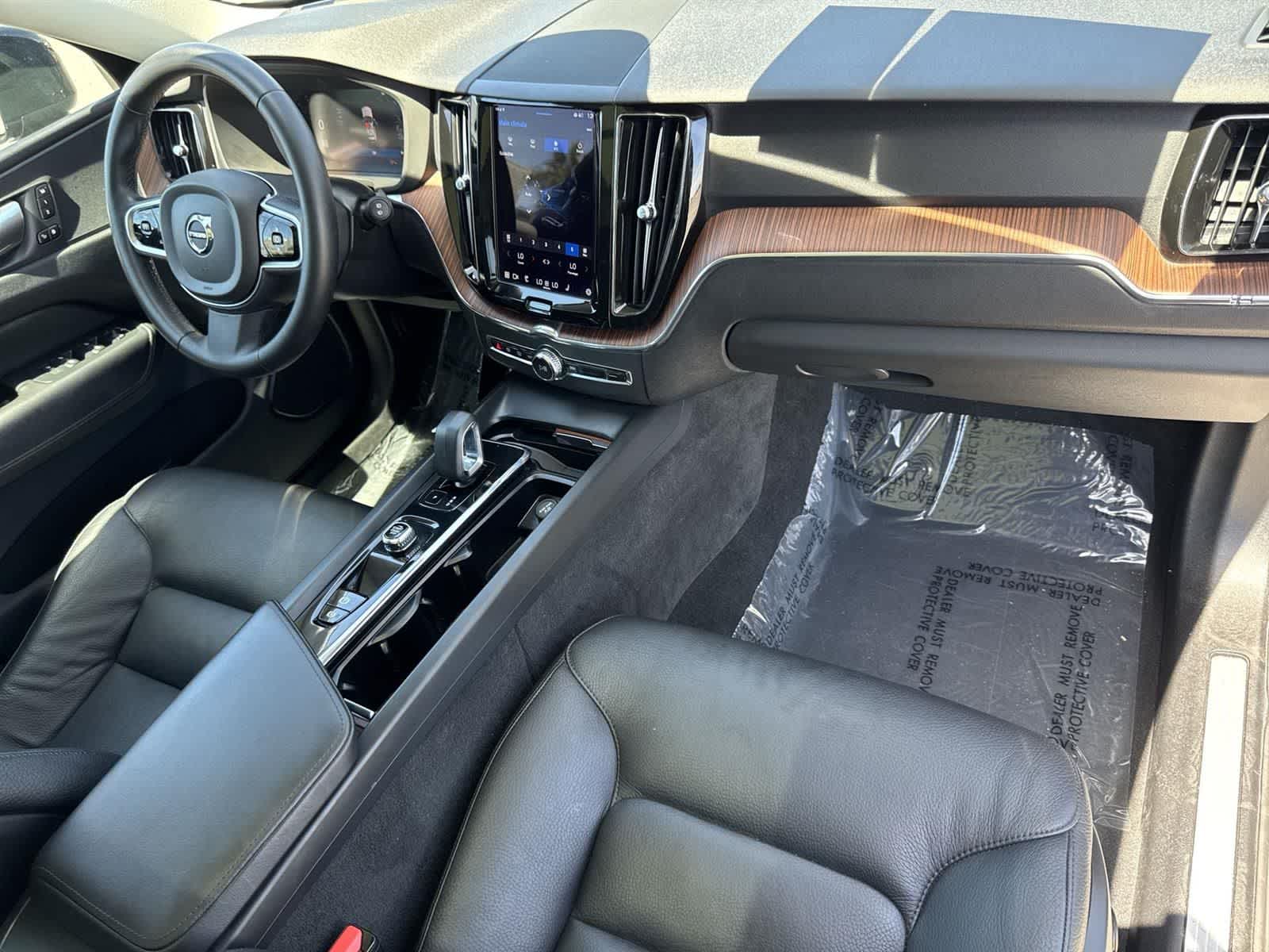 Thumbnail: 2023 Volvo XC60 - 40