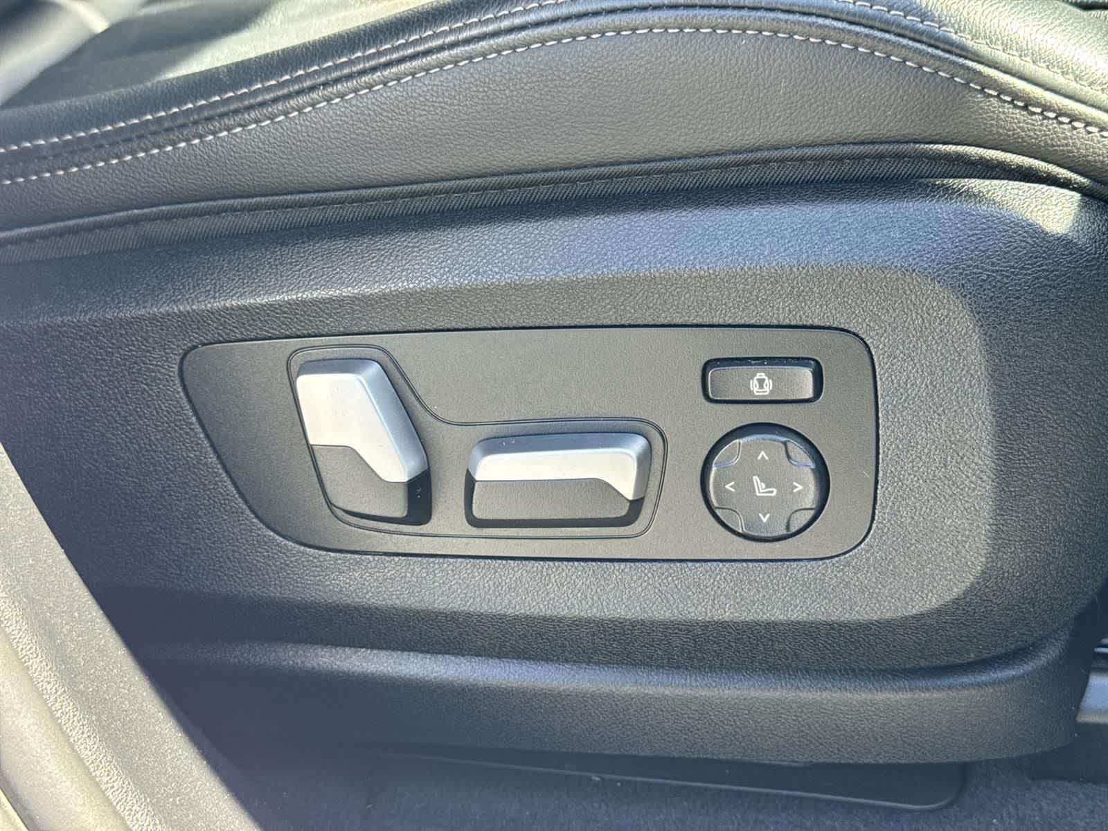 Thumbnail: 2022 BMW X7 - 44