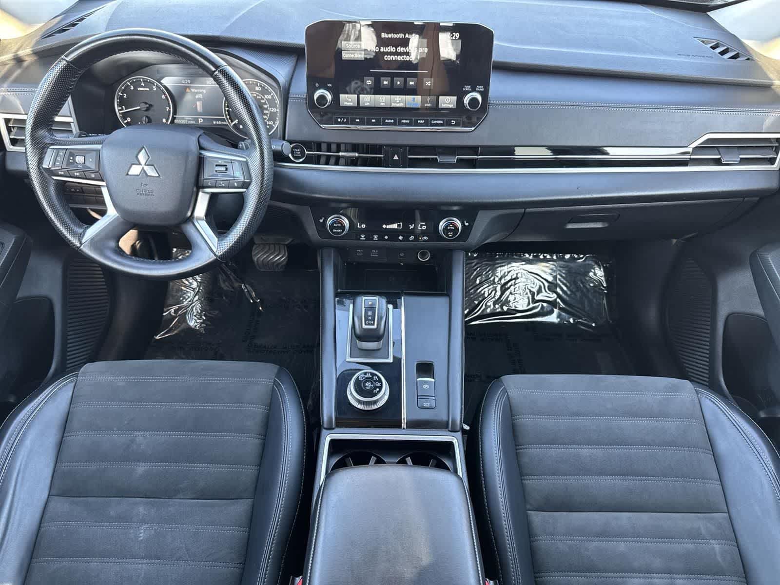 Thumbnail: 2024 Mitsubishi Outlander - 8