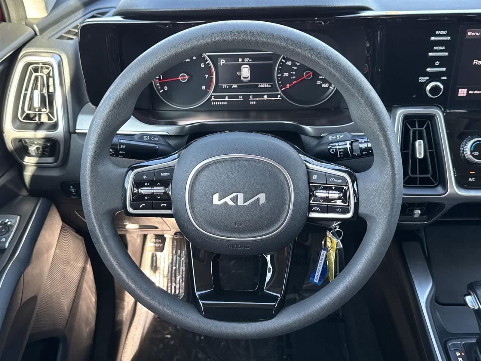 Thumbnail: 2023 Kia Sorento - 21