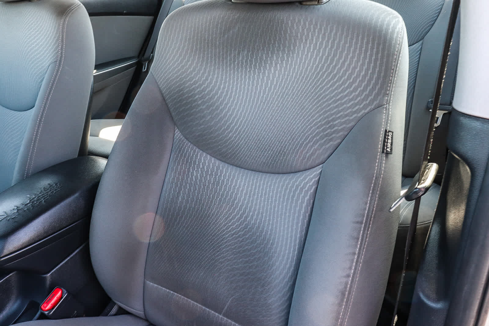 Thumbnail: 2014 Hyundai Elantra - 32